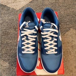 Nike Dunk Dark Marina Blue. Only worn once. Size 11 w/box